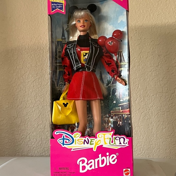 Disney Fun Barbie - 5th Edition - Picture 3 of 6